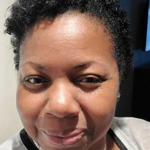 Meet your Posher, Simone